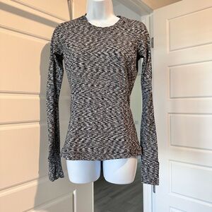 lululemon athletica gray black fitted long sleeve sweatshirt